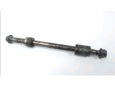 Axe de roue arriere