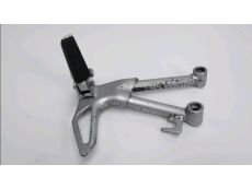 Platine et repose pieds arriere gauche