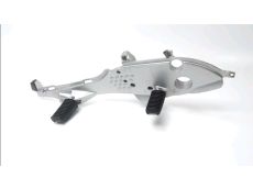 Platine avant droite