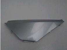 Cache lateral gauche