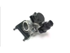 Corps d'injection gauche