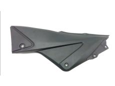 Cache lateral gauche