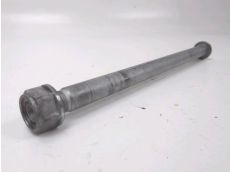 Axe de roue arriere