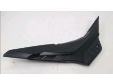 Cache lateral gauche