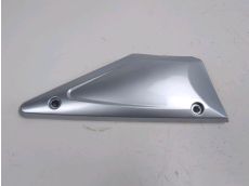 Cache lateral gauche