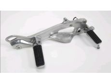 Platine et repose pieds arriere droit