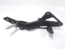 Platine avant droite