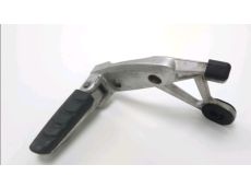 Platine et repose pieds arriere gauche