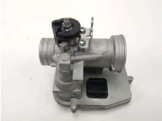 Corps d'injection gauche