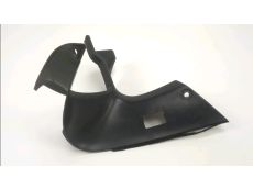 Cache lateral gauche