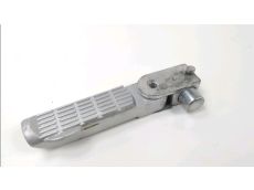 Repose pieds arriere droit