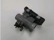 Corps d'injection gauche