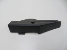 Cache lateral gauche