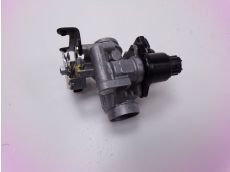 Corps d'injection gauche