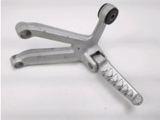 Platine et repose pieds arriere gauche