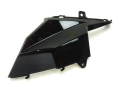 Cache lateral gauche