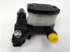 Maitre cylindre frein av complet