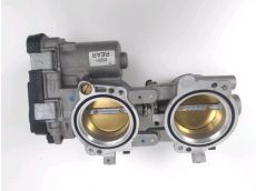 Corps d'injection gauche