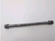 Axe de roue arriere
