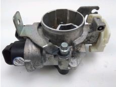 Corps d'injection gauche