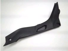 Cache lateral gauche