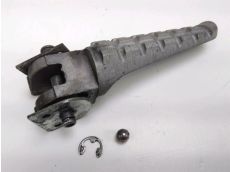 Repose pieds arriere droit