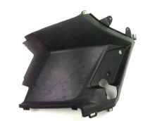 Cache lateral gauche