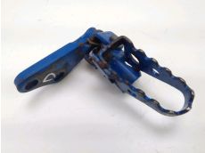 Repose pieds avant droit