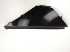 Cache lateral gauche