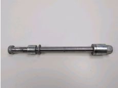 Axe de roue arriere