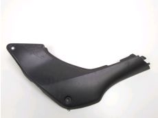 Cache lateral gauche