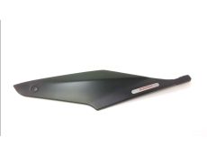 Cache lateral gauche