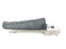 Repose pieds arriere droit