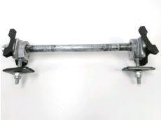 Axe de roue arriere