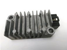 Regulateur de tension