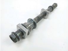 Axe de roue arriere