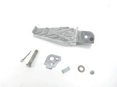 Repose pieds arriere droit