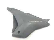 Cache lateral gauche