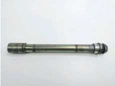 Axe de roue avant
