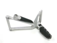 Platine et repose pieds arriere gauche