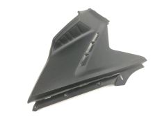 Cache lateral gauche