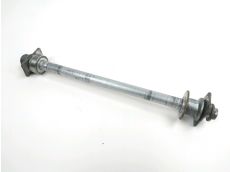Axe de roue arriere