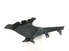 Cache lateral gauche