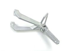 Platine et repose pieds arriere gauche