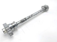 Axe de roue arriere