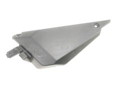 Cache lateral gauche