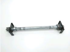 Axe de roue arriere