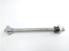 Axe de roue arriere