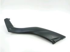 Cache lateral gauche