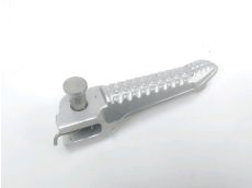 Repose pieds avant gauche